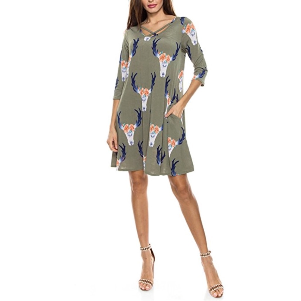 Plus Size Moosehead Print 3/4 Sleeves Tunic Dress - Picture 3 of 4